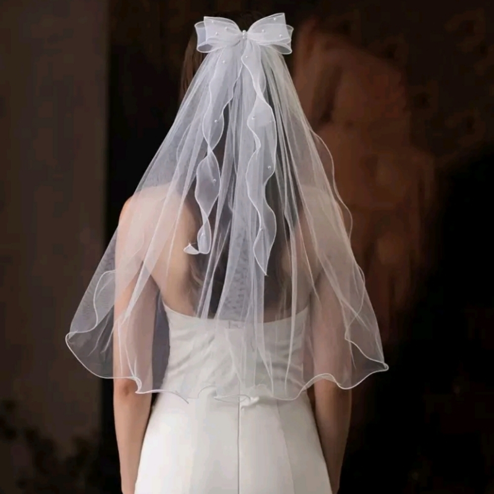 White Bridal Veil with Bow And Faux Pearls Wedding Hair Veil Clip